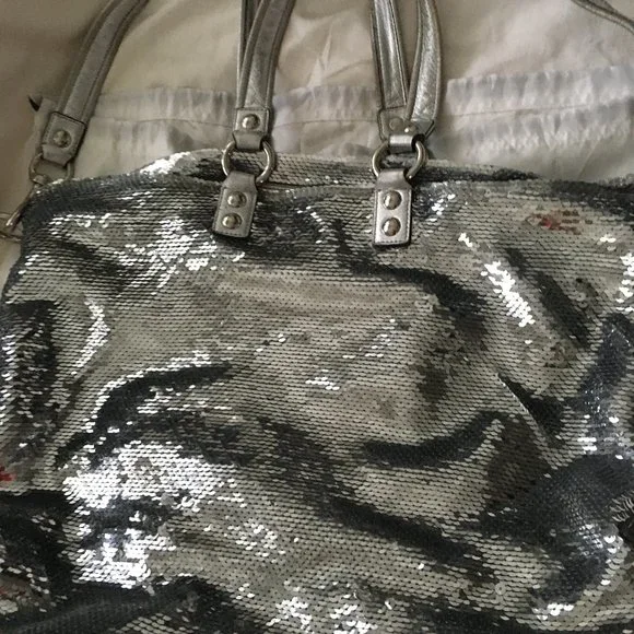 LIMITED EDITION Coach Poppy Sequin Bright Silver Disco Ball Bag XL size - Picture 7 of 12